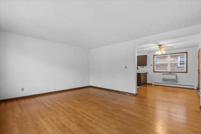 Foto del edificio - 2 bedroom in Chicago IL 60625