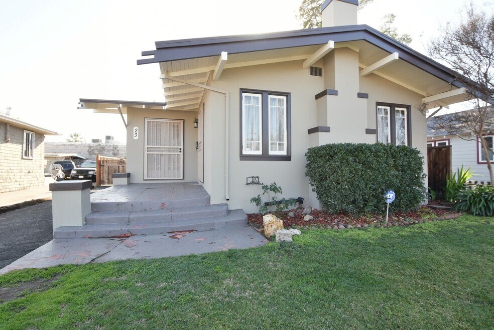 Charming 2 Bedroom 1 Bath San Jose Home with Spacious Backyard!
