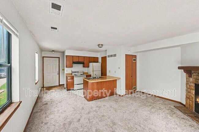Building Photo - 8213 N Everton Ave