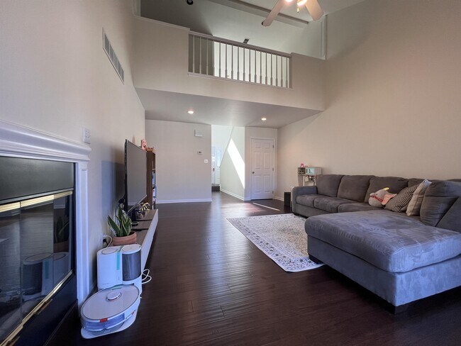 Foto del edificio - 240 Newberry Ln