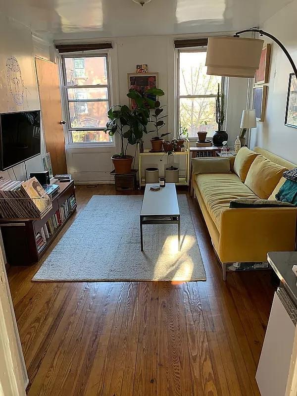 Primary Photo - 138 Adelphi St