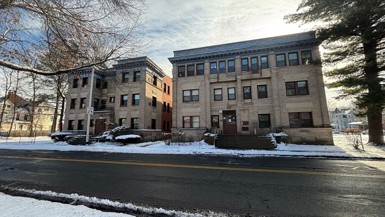 4 Bedrooms 1.5 Bath Apartment with Heat and Hot Water Included! - 4 Bedrooms 1.5 Bath Apartment with Heat and Hot Water Included!