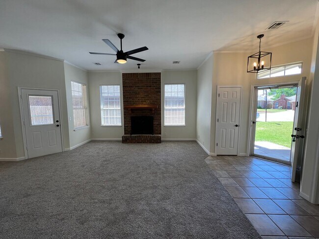 Foto del edificio - Spacious Property with 3 Beds + Study!