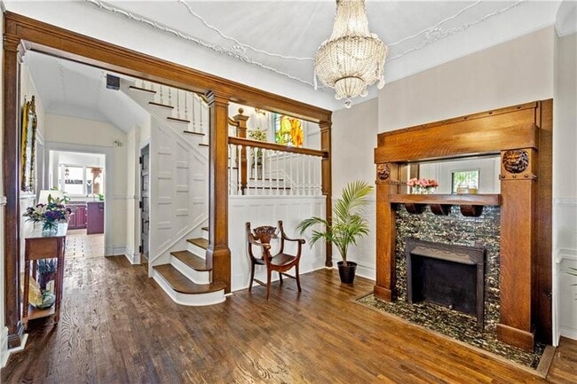Building Photo - 421 Bailey Ave