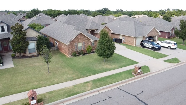 Building Photo - MOVE IN SPECIAL FOR SEPTEMBER MOVE INS! 3 Bedroom, 2 Bath, 2 Car Garage - SELF TOURS AVAILABLE NOW!