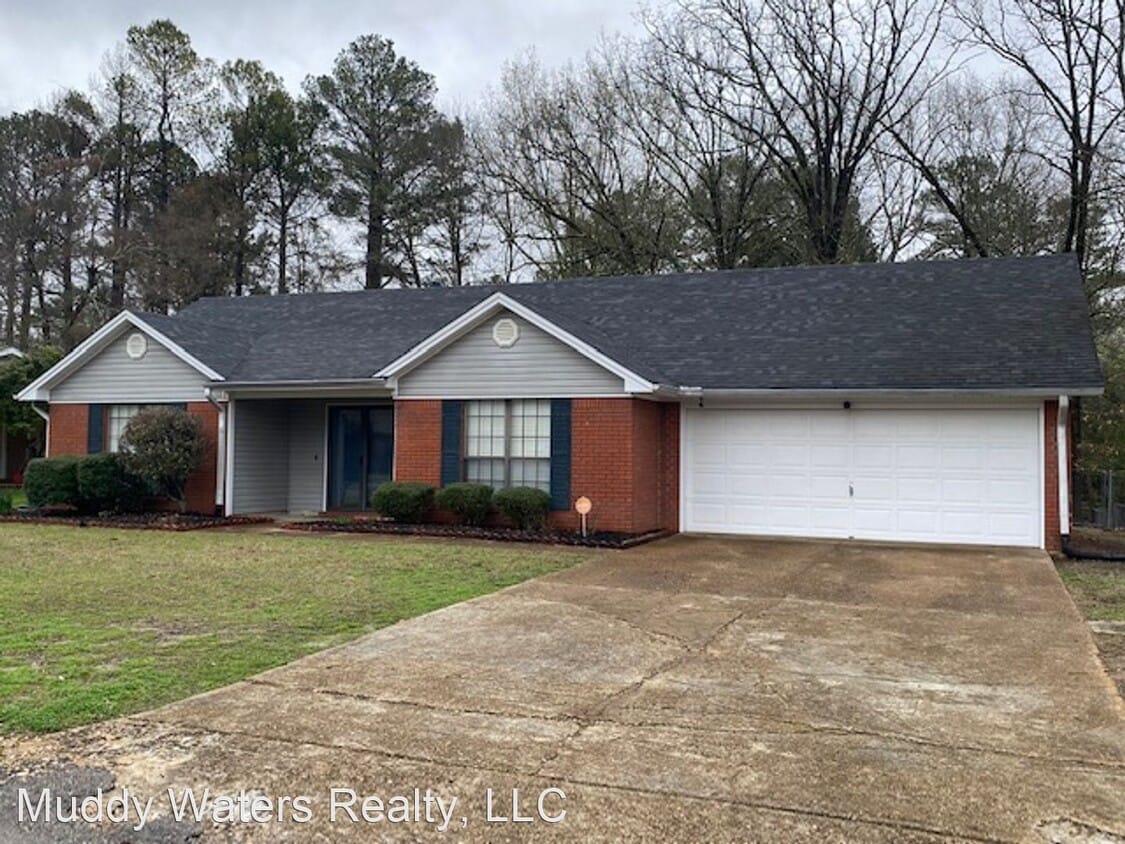 3 br, 2 bath House 908 Poplarville St House Rental in Tupelo, MS