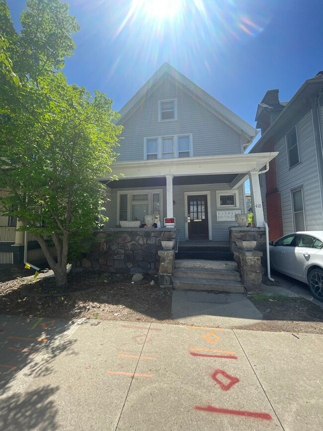 Building Photo - 410 E William St