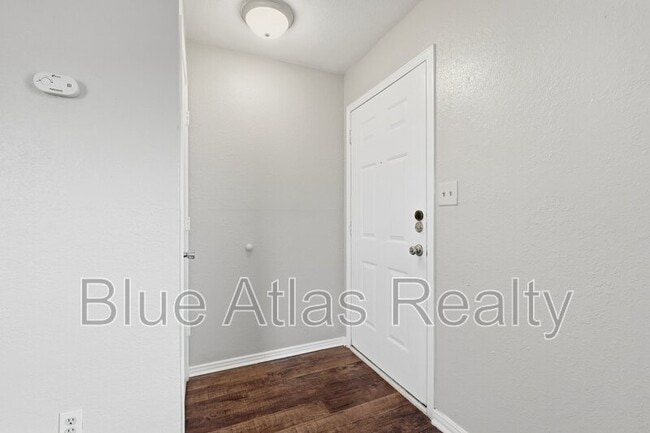 Building Photo - 116 Arrowhead St