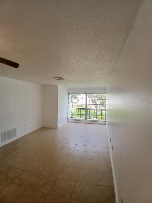 Foto del edificio - 2700 Bayshore Blvd