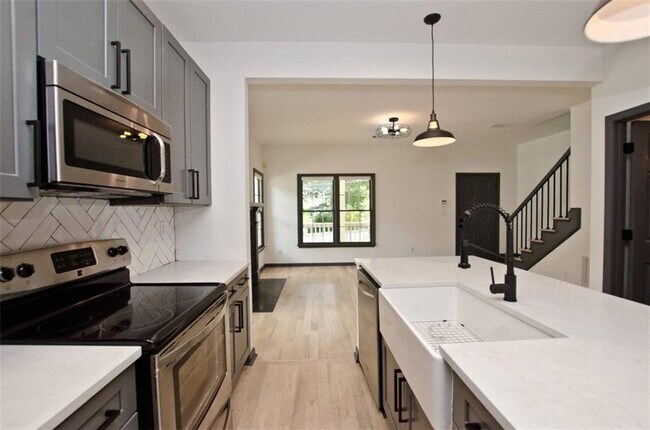 Foto del edificio - 931 Fern Ave SE