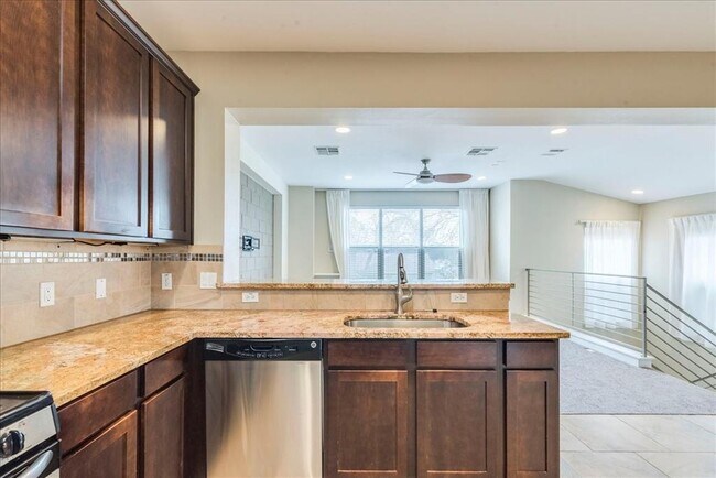 Foto del edificio - 2608 E 6th St