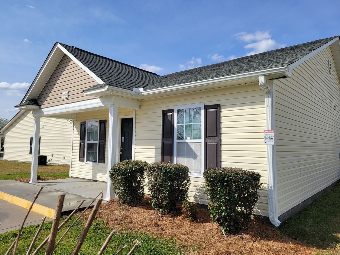 Primary Photo - 2-Bedroom, 2-Bath Duplex House