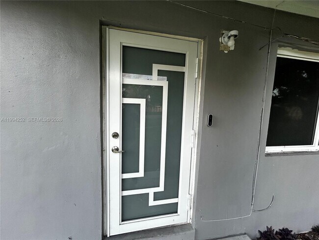 Foto del edificio - 3411 NW 1st St