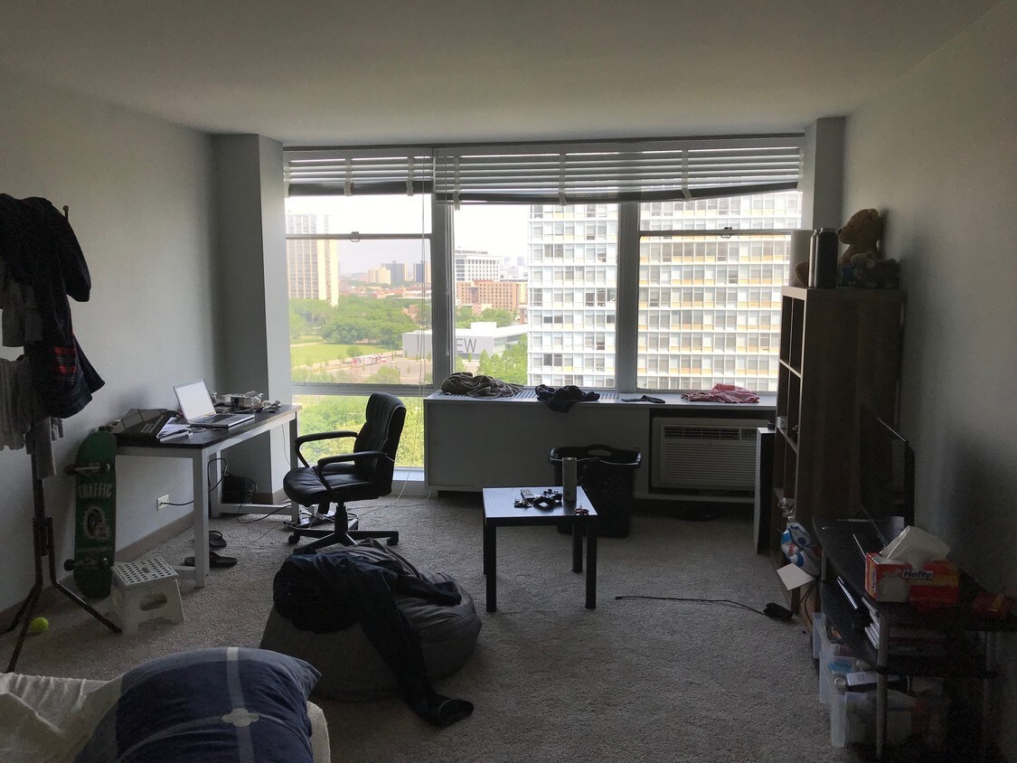 Foto principal - 2951 S King Dr