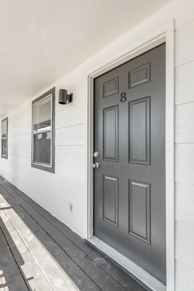 Building Photo - 7437 Private Ln