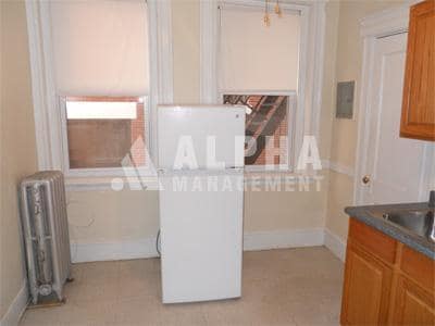 Building Photo - 136 Hemenway St