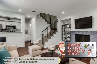 Building Photo - 2805 Meadow Park Dr