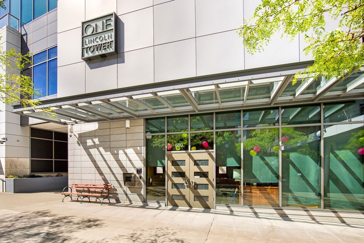 Primary Photo - Downtown Bellevue Luxury 2 Bedroom 2 Bath ...