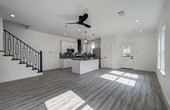 Building Photo - 6531 Rosemary Ln