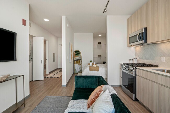 Photo - 521 S Damen Ave (Chicago, IL) Apartment