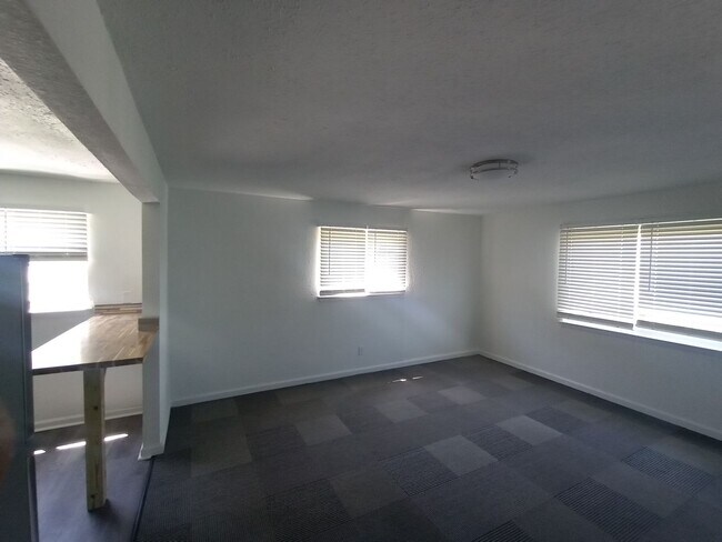 Foto del edificio - 2408 Maltby Ave