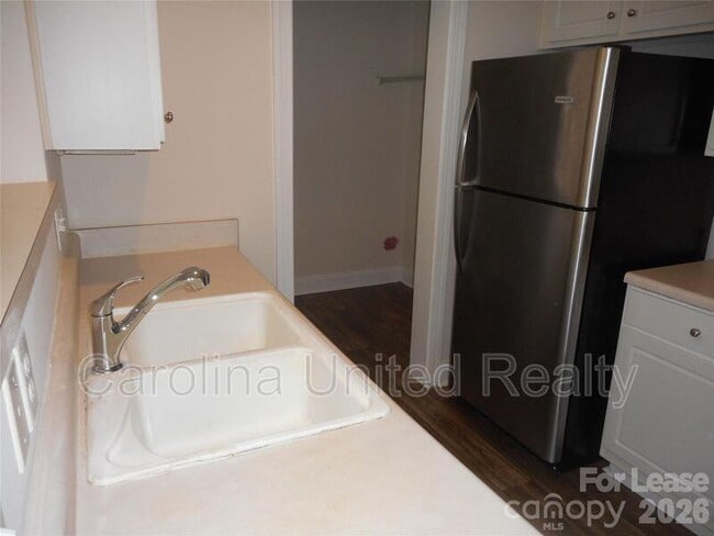 Building Photo - 2421 Ryerson Ct