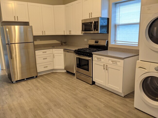 Foto del edificio - 2233 W Armitage Ave