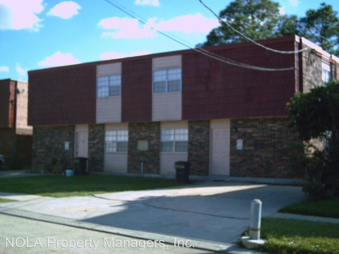 Primary Photo - 3712-3714 Rockford Heights