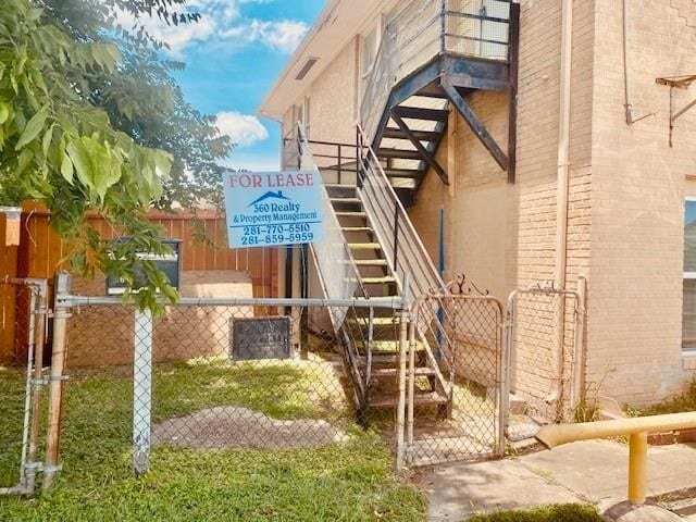 Building Photo - 1602 Henninger St