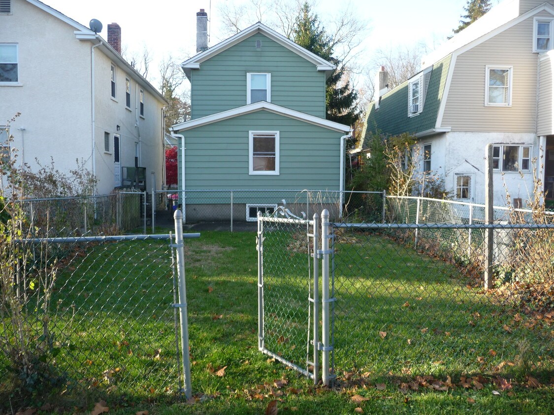 Foto del edificio - 303 Brookdale Ave