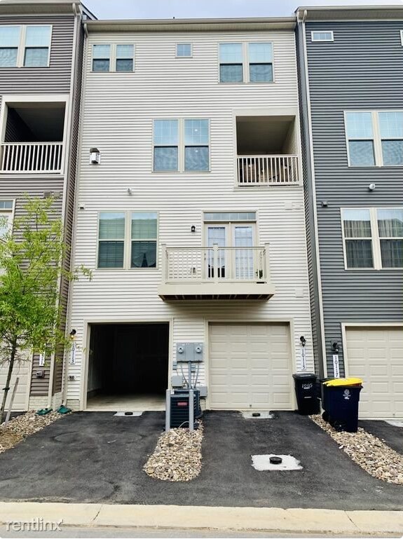 Building Photo - 10115 Dorsey Ln