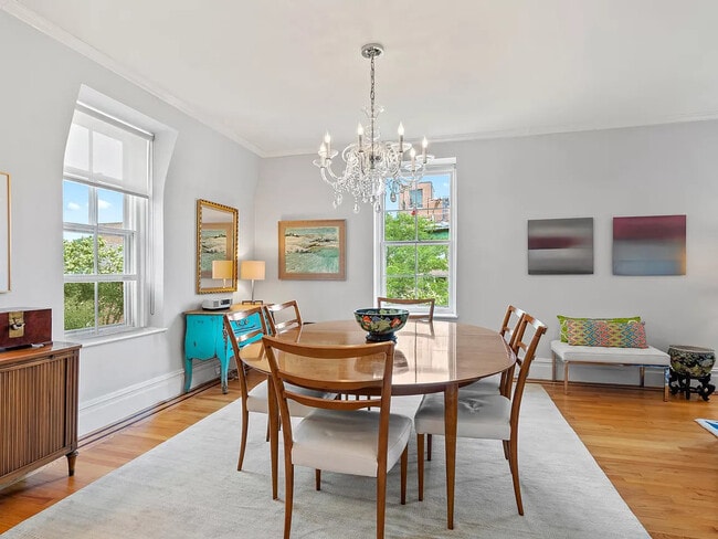 Foto del edificio - 34-14 81st St