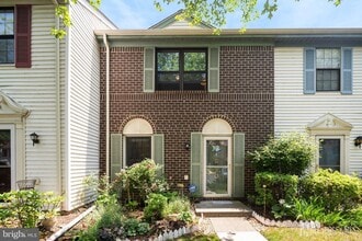 Building Photo - 101 Pear Tree Ln