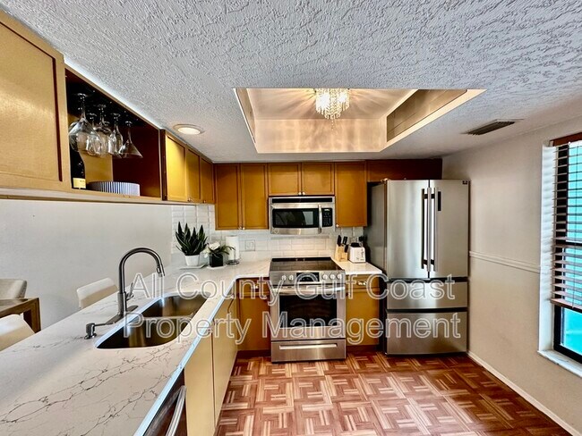 Building Photo - 411 40th Ct W