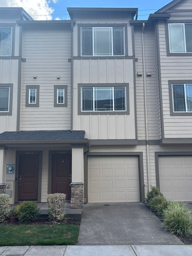 Building Photo - 14340 SW Gold Coast Terrace