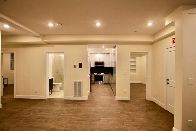 Foto del edificio - 1616 Beacon St