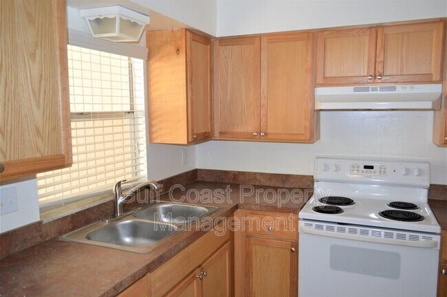 Building Photo - 624 Goodrich Ave