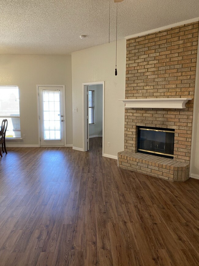 Building Photo - 3136 Braford Dr