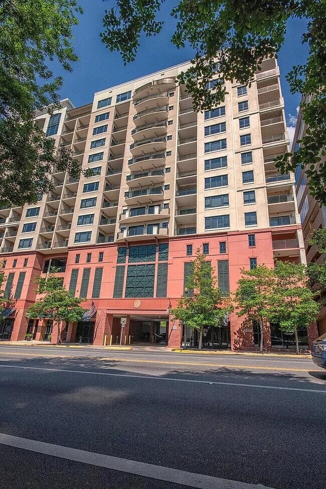Foto del edificio - 121 N Monroe St