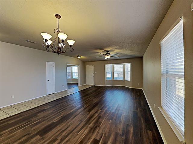 Building Photo - 1210 Hampton Dr
