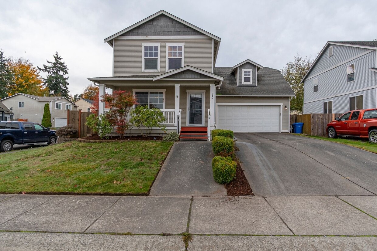 Foto principal - 3-bedroom, 2.5-bathroom Pet Friendly Home