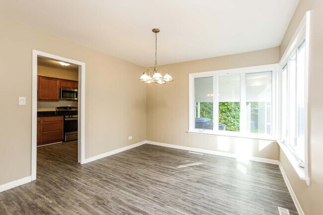 Foto del edificio - 1462 Deerfield Rd