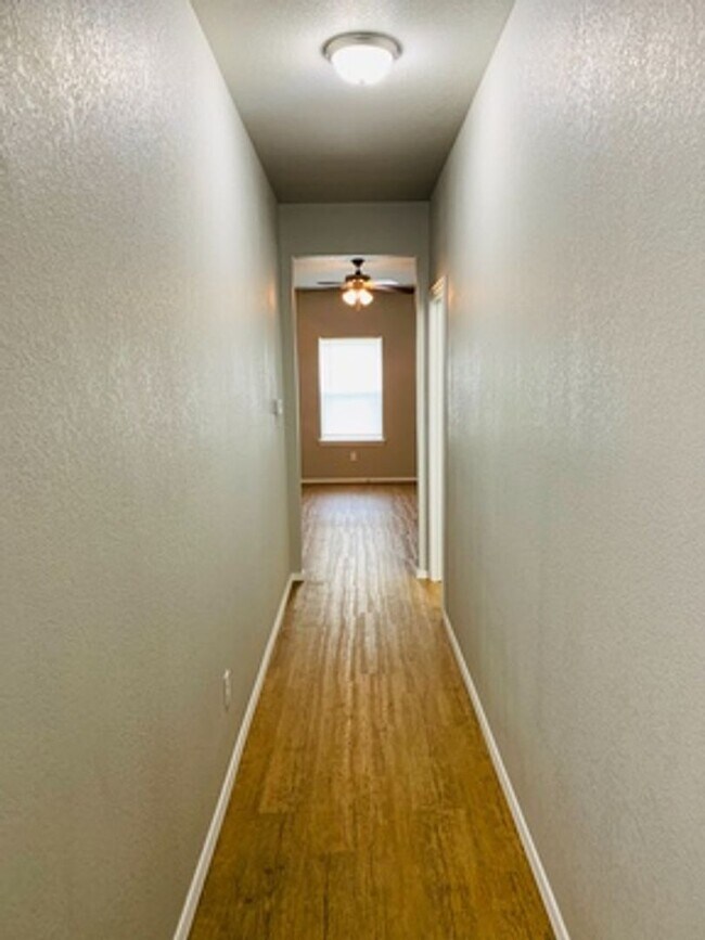 Foto del edificio - Nice 3 Bedroom/2.5 Bathroom Townhome Avail...