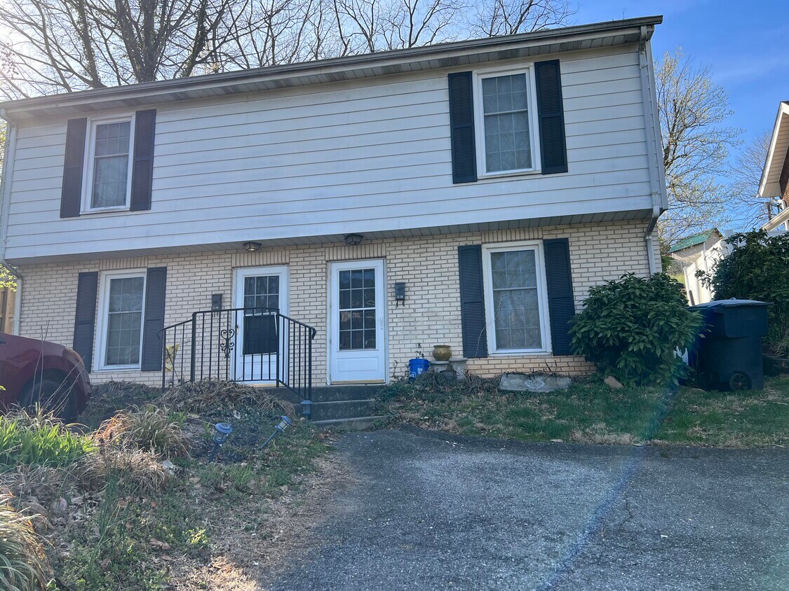 1238 Laurel St SE, Roanoke, VA 24014 Townhome Rentals in Roanoke VA