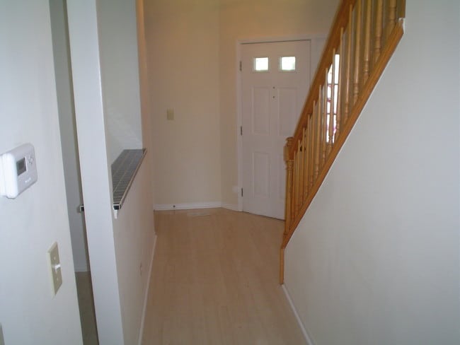Building Photo - 226 Grandview Ct