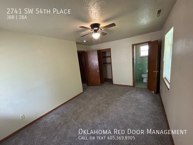 Building Photo - 2741 SW 54th Pl