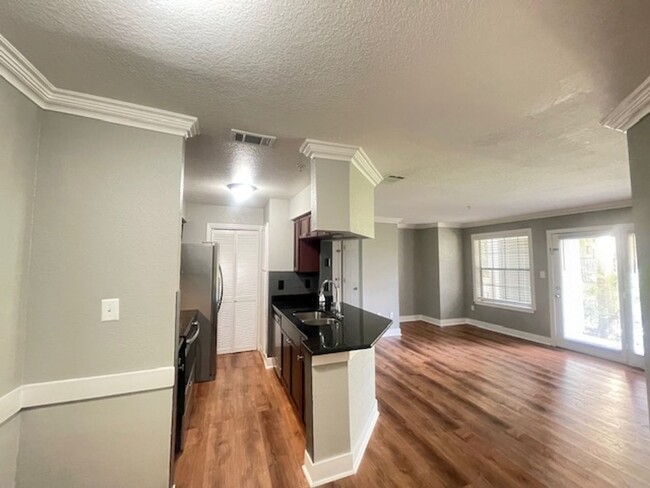 Building Photo - 2 Bed / 1 Bath Condo In Altamonte Springs!