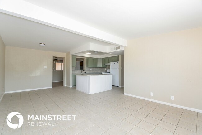 Foto del edificio - 1051 S Duke Dr