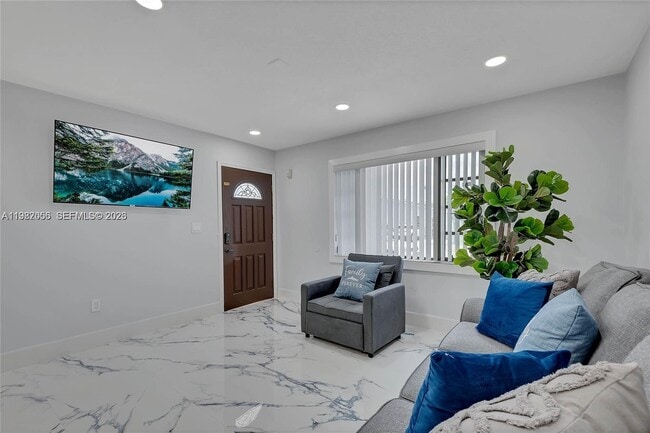 Foto del edificio - 895 W 39th Pl