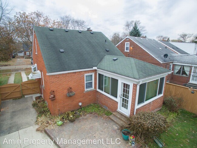 Building Photo - 3 br, 2 bath House - 20465 Lochmoor St